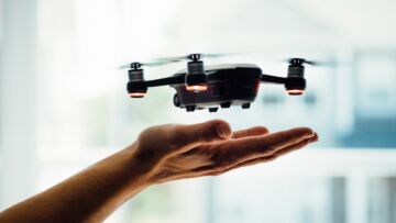 Uwaga kierowcy – w Cieszynie drogówka sprawdza prędkość dronami!