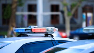 Policja w Skoczowie na tropie mężczyzny podejrzanego o zaatakowanie pracownicy ochrony sklepu