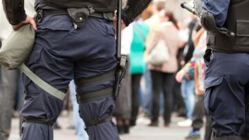 Śląski przestępca skradł samochód, zmienił tablice rejestracyjne i został złapany dzięki sprawnej pracy ustrońskiej policji
