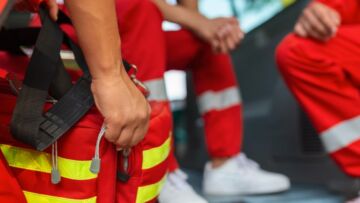 24-letni mieszkaniec Cieszyna hospitalizowany po wypadku drogowym na ulicy Bielskiej