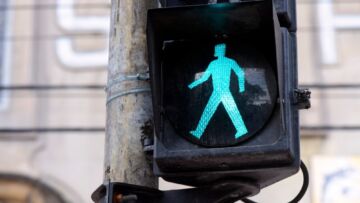 Trzech pieszych potrąconych na pasach w Ustroniu – groźny wypadek na ul. Katowickiej
