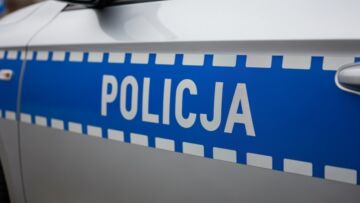 Czerwony sygnał z Cieszyna – Policja wspiera kampanię „Dzieciństwo bez Przemocy”