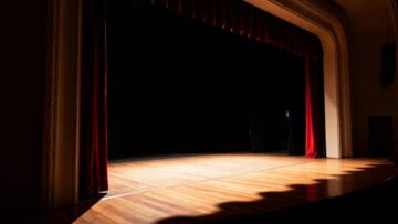 Szaleni Emeryci zapraszają na warsztaty teatralne z premierą spektaklu