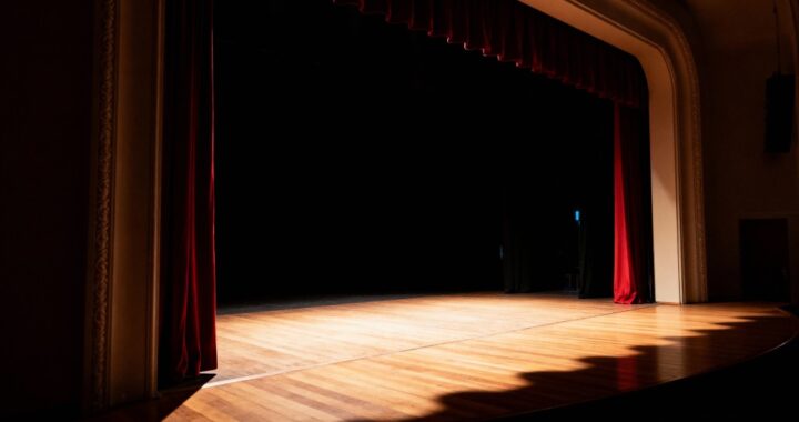 szaleni-emeryci-zapraszaj---na-teatralne-warsztaty-auto-6557