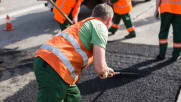 Zmiany w organizacji ruchu w Zebrzydowicach: objazdy na ul. Kochanowskiego i Jagiellońskiej