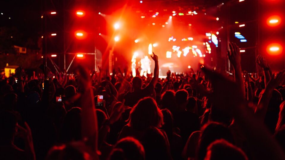 Góralska kapela zagra na Błatniej – niezapomniany koncert w schronisku!